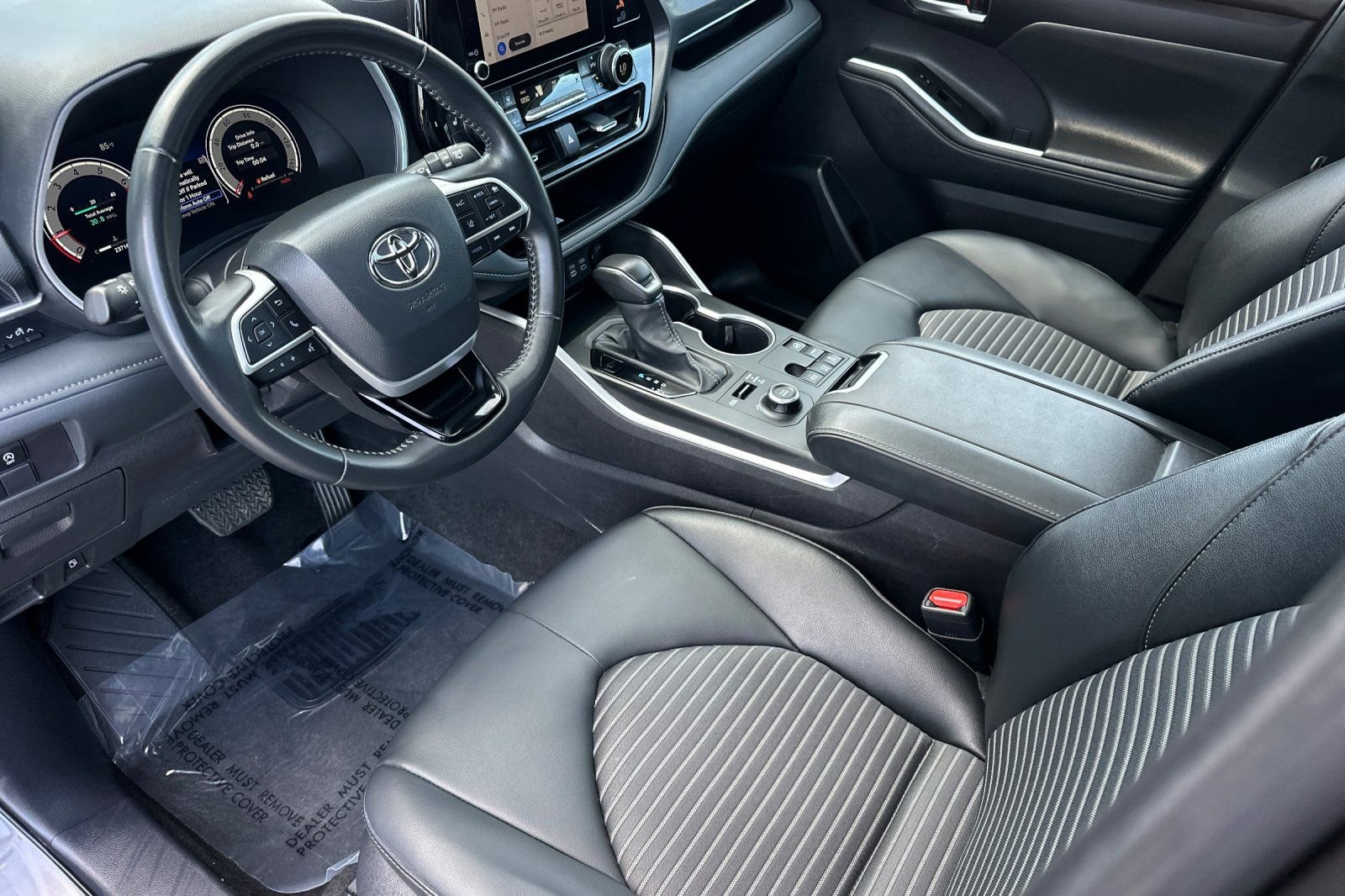 Used 2025 Toyota Highlander XSE image 10