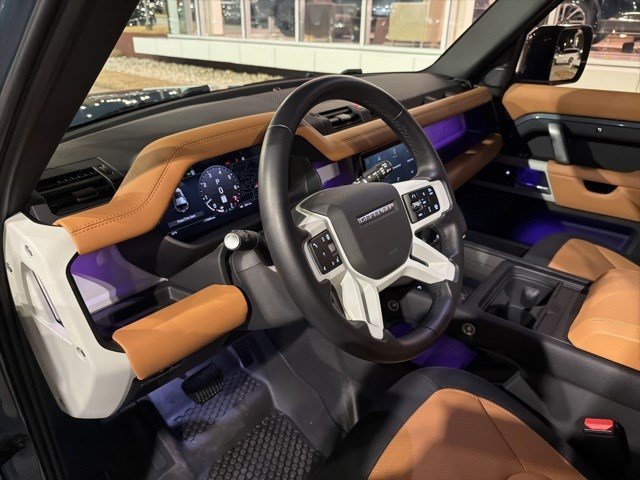 Used 2024 Land Rover Defender 110 X-Dynamic SE image 13