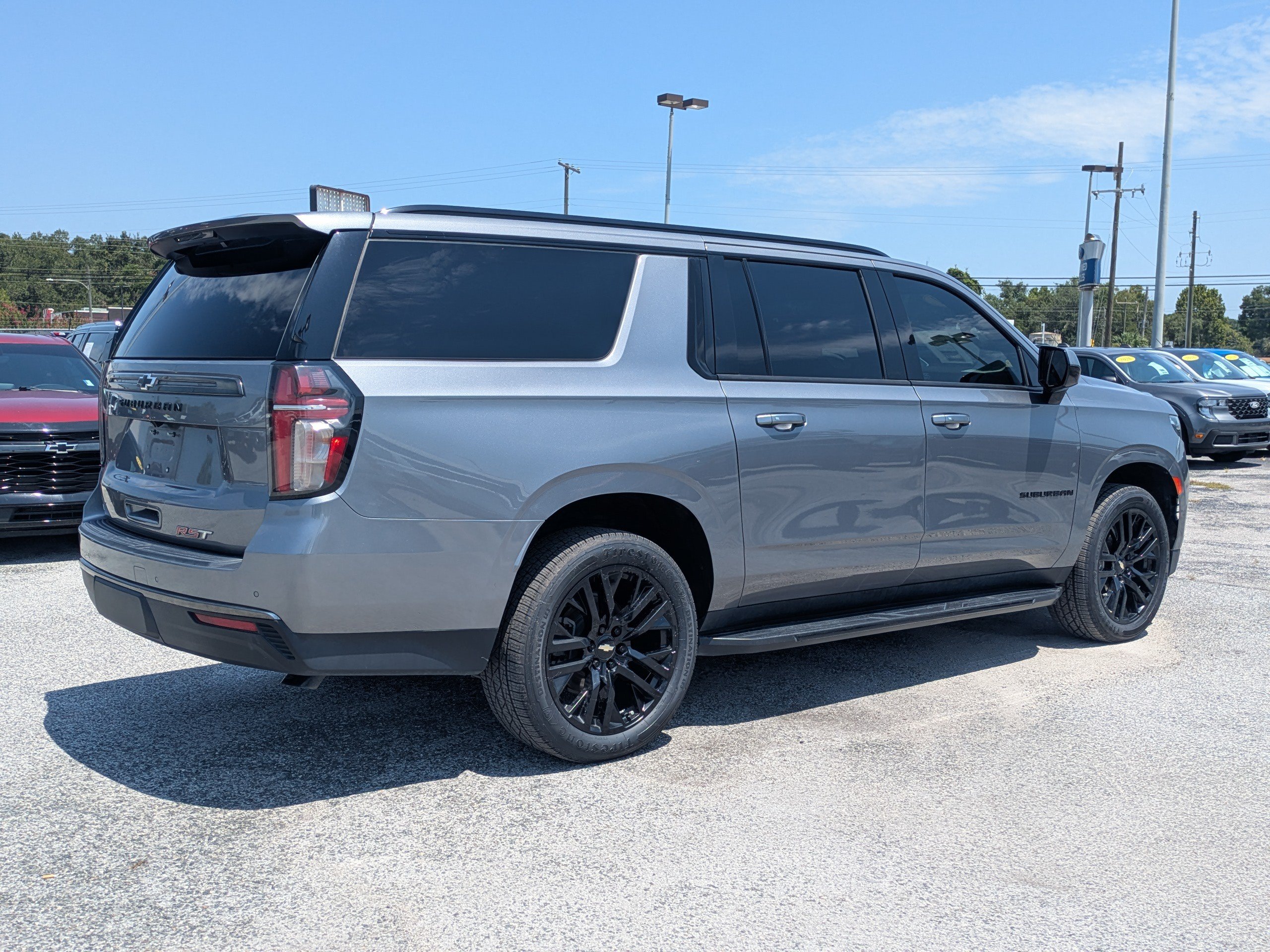 Used 2021 Chevrolet Suburban RST w/ Rear Media and Nav Package RWD image 4