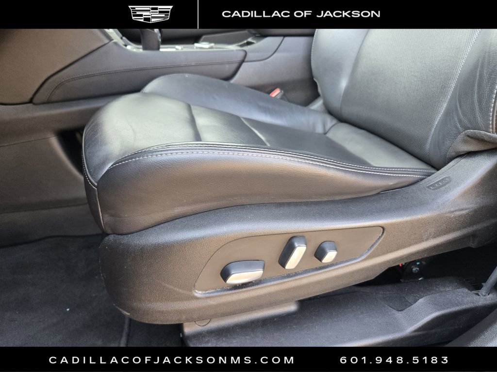 Used 2022 Cadillac XT6 Premium Luxury image 10