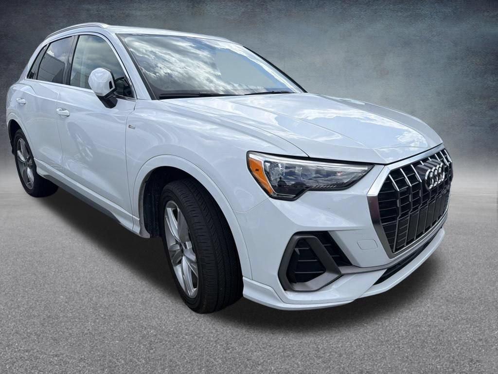 Used 2022 Audi Q3 2.0T Premium w/ Convenience Package AWD/4WD image 5
