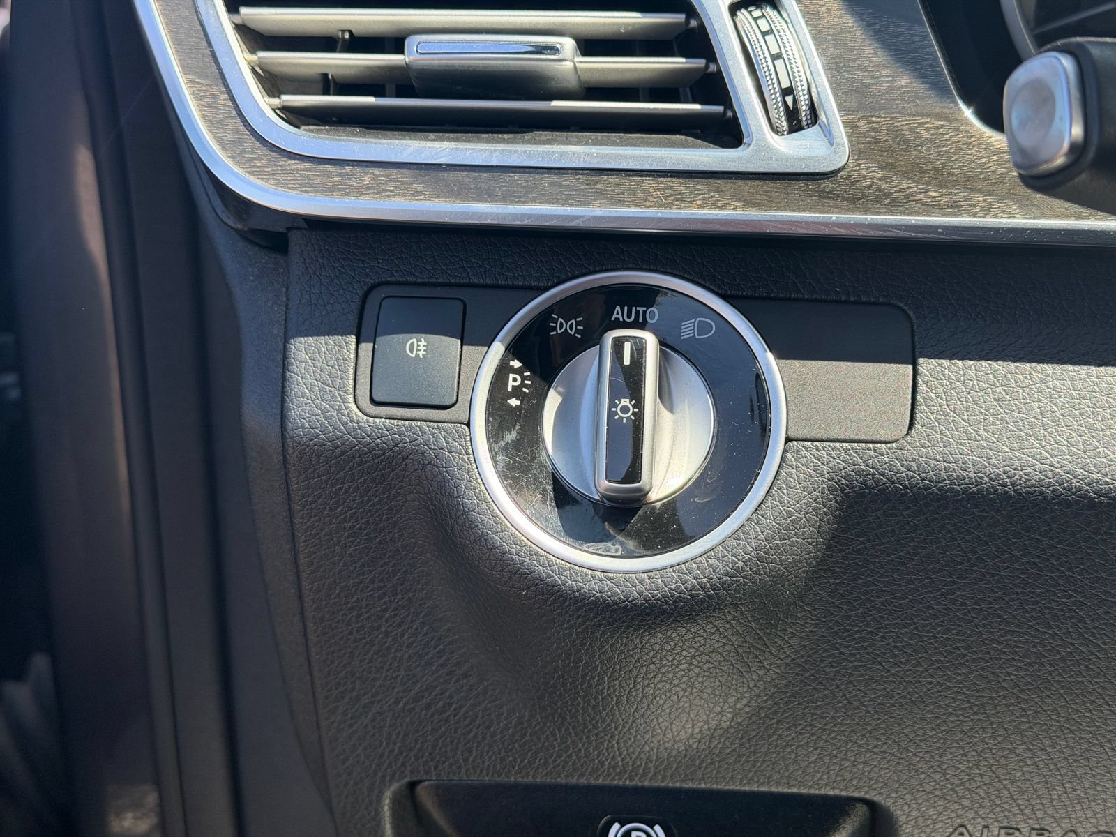 Used 2016 Mercedes-Benz E 350 Sedan image 35