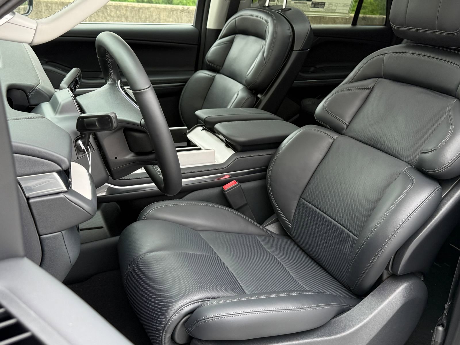 New 2026 Lincoln Navigator L Reserve AWD/4WD image 22