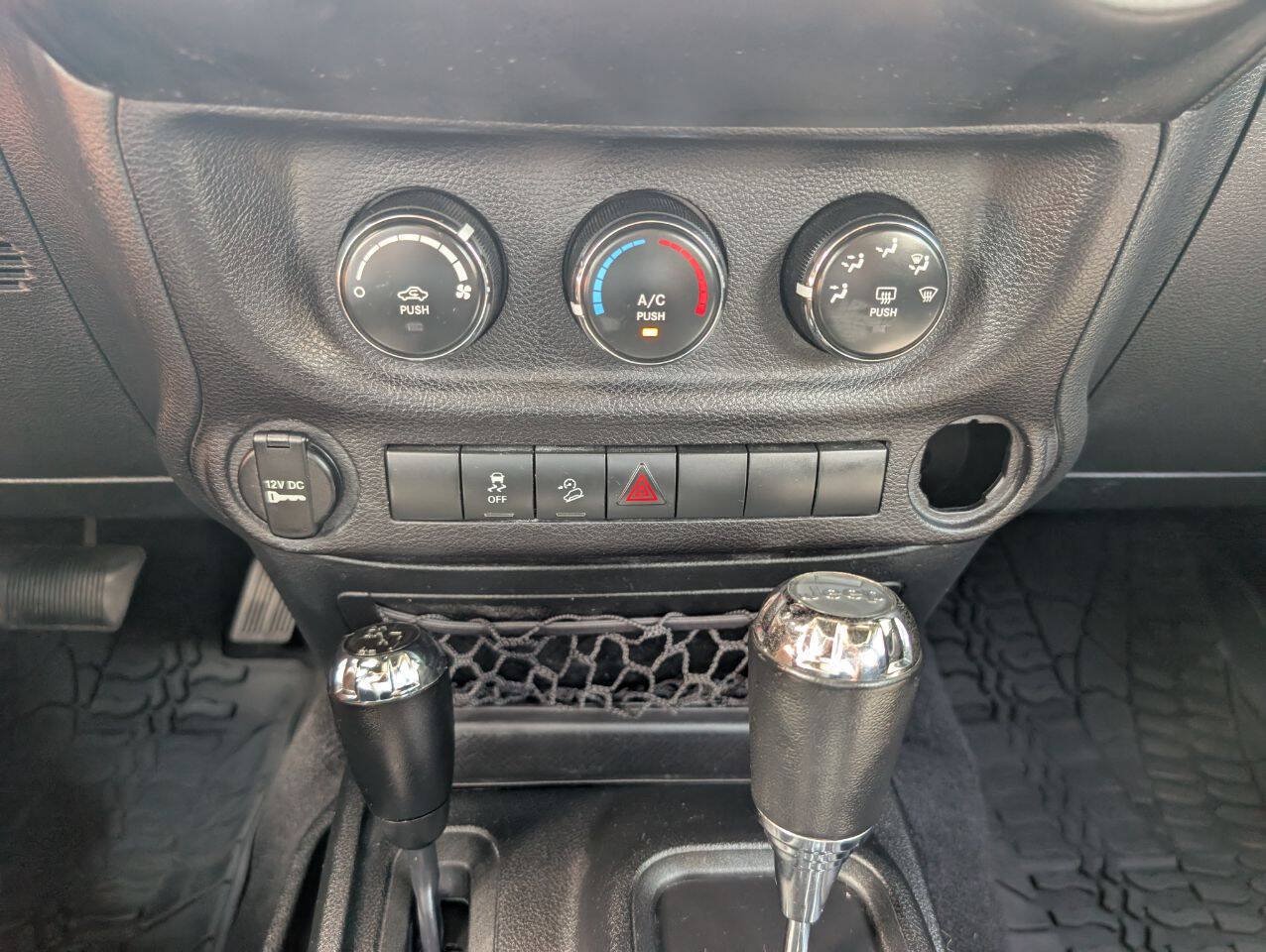 Used 2017 Jeep Wrangler Unlimited Sport w/ Connectivity Group AWD/4WD image 20