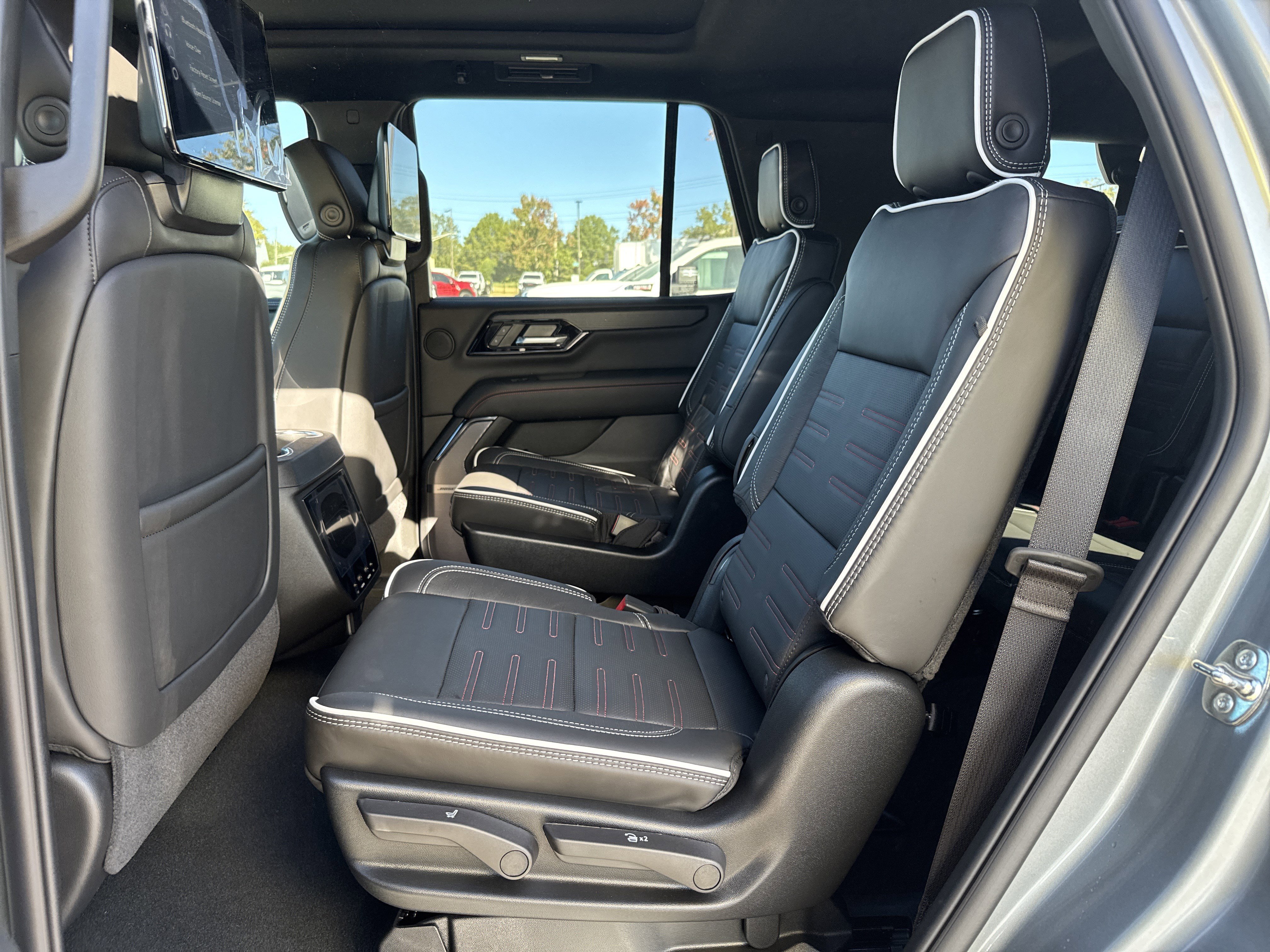 New 2026 GMC Yukon AT4 Ultimate image 32