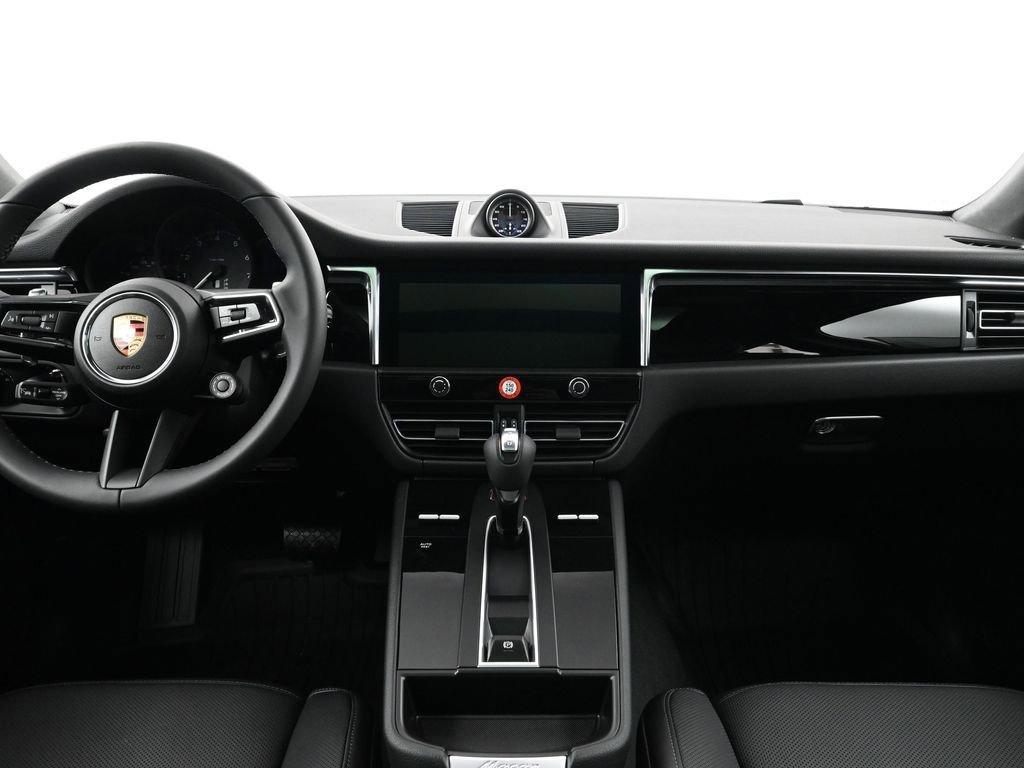Certified 2026 Porsche Macan image 9