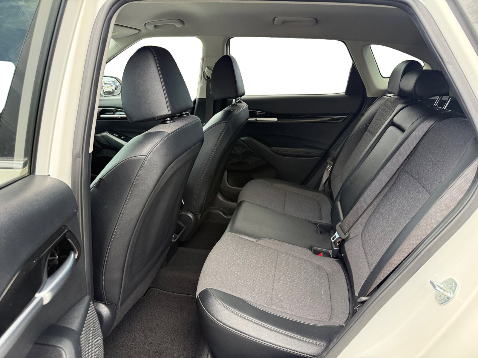 Used 2024 Kia Seltos S image 16