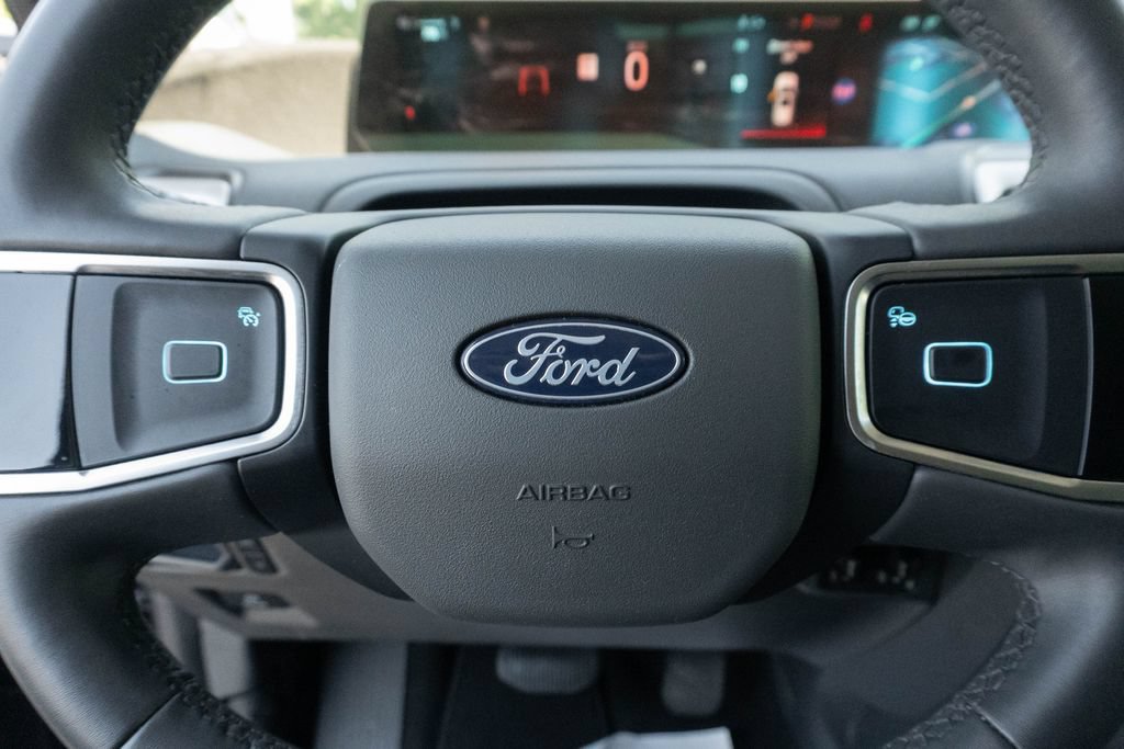 Used 2025 Ford Expedition Active RWD image 29