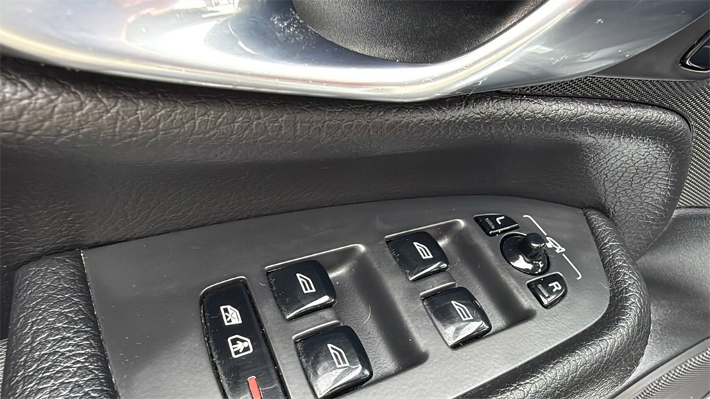 Used 2018 Volvo XC90 T5 Momentum w/ Convenience Package image 15