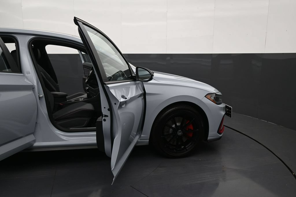 Used 2026 Volkswagen Jetta GLI Autobahn FWD image 9