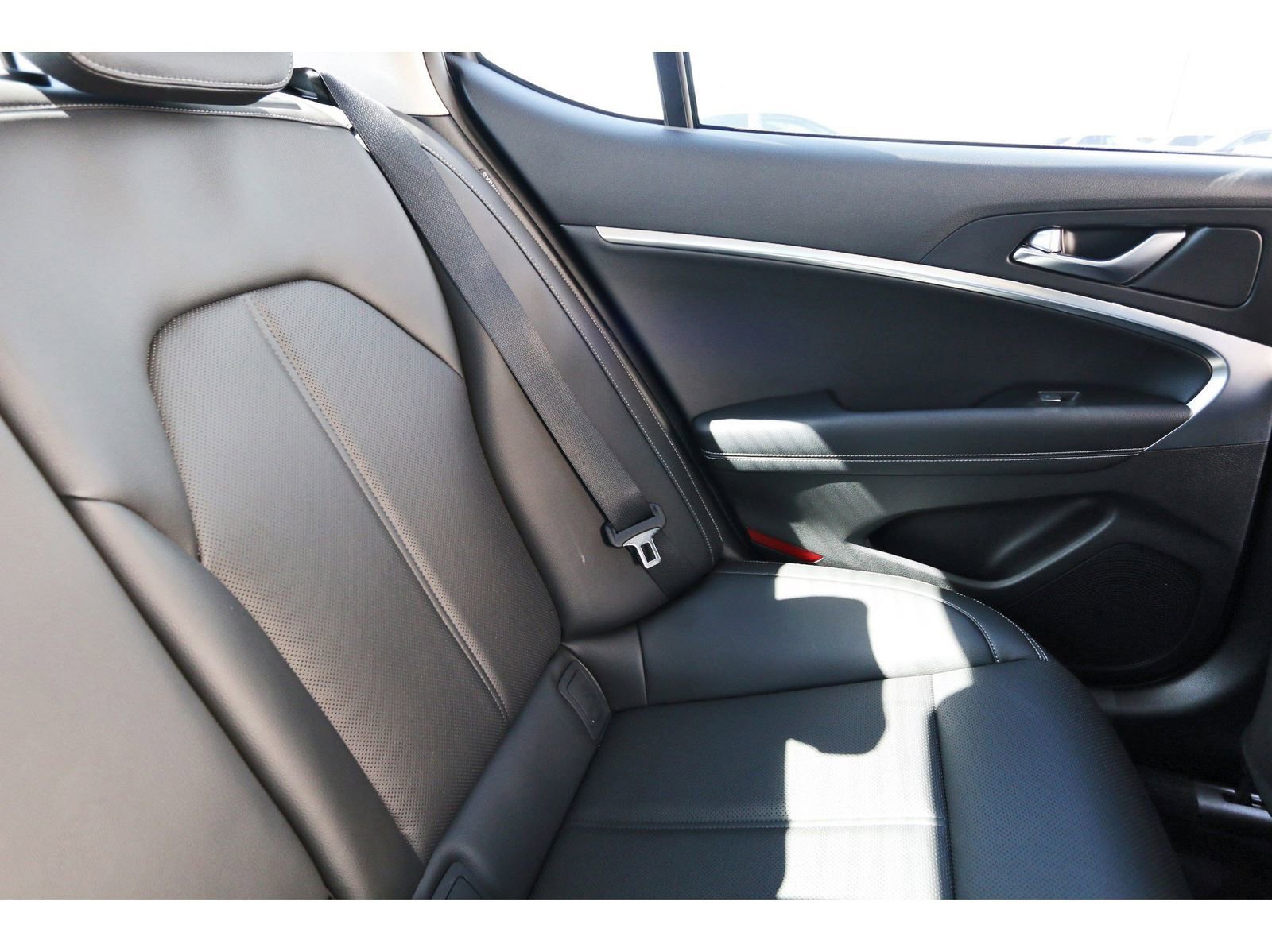 Used 2026 Genesis G70 2.5T image 14