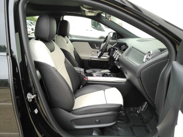 Used 2021 Mercedes-Benz GLA 35 AMG 4MATIC w/ Premium Package image 22