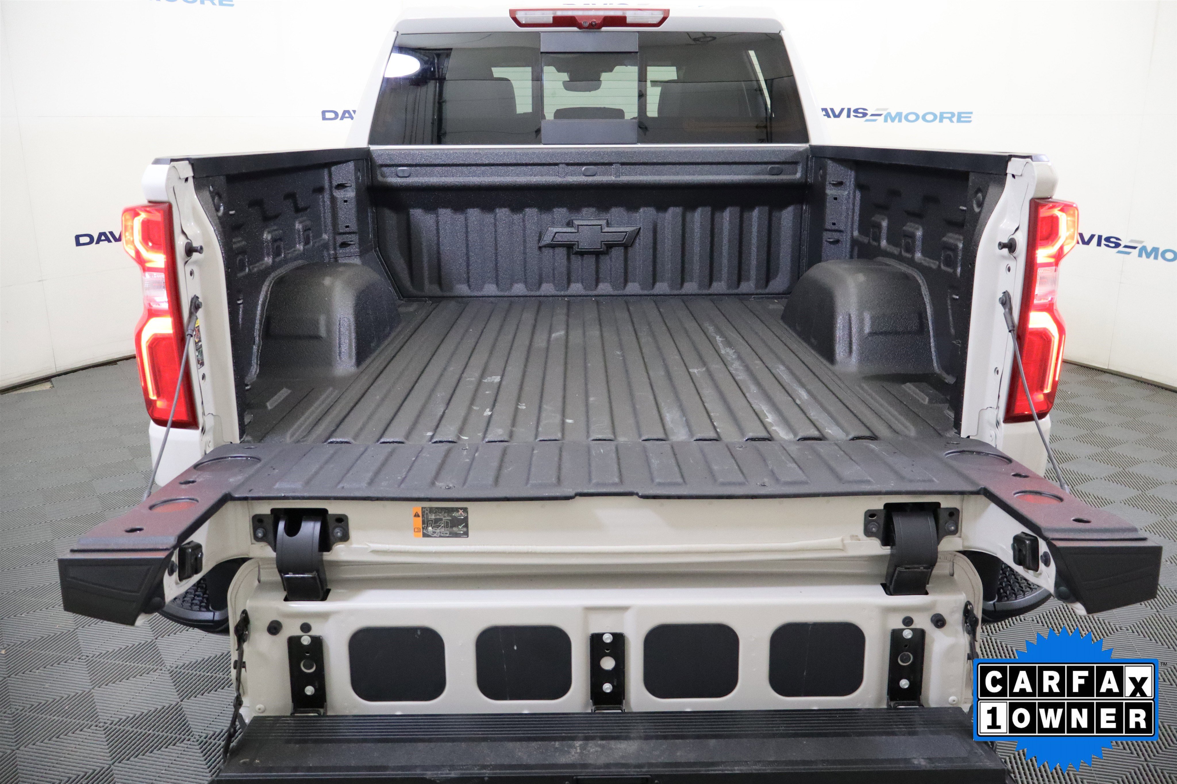 Used 2026 Chevrolet Silverado 1500 ZR2 w/ Dark Appearance Package image 8