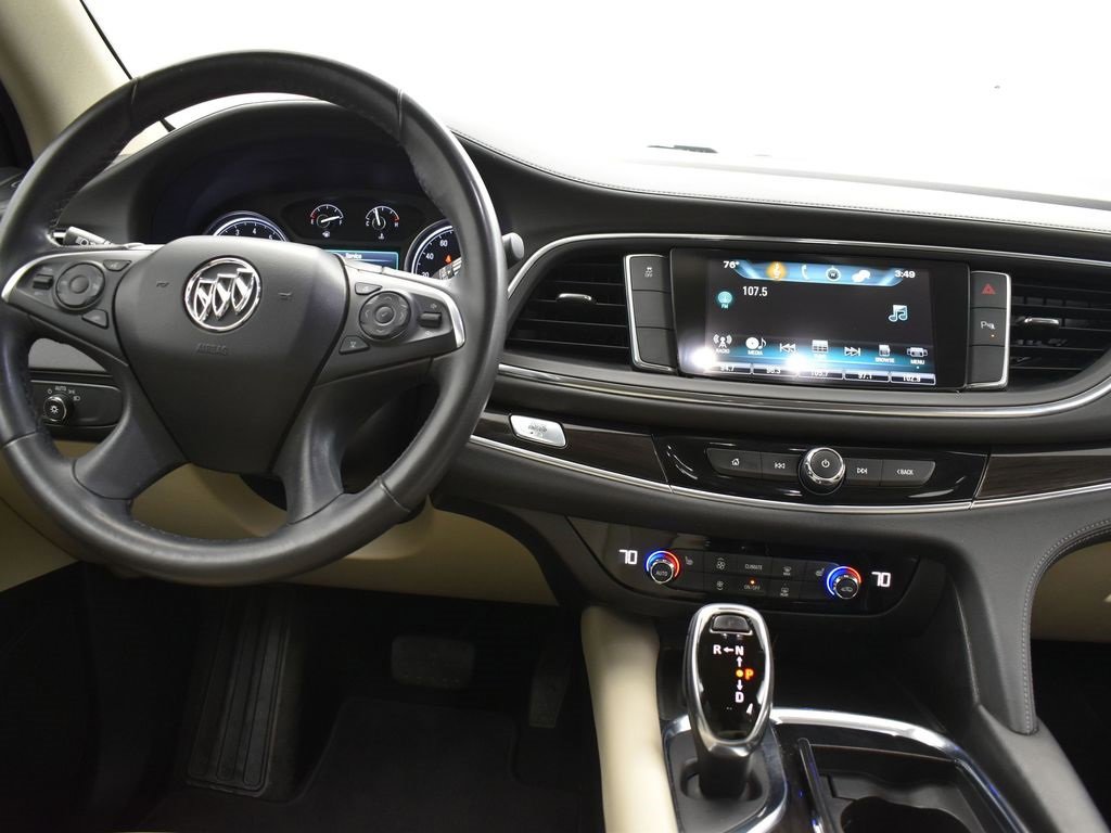 Used 2018 Buick Enclave Essence image 30