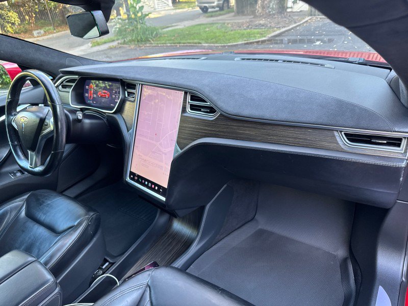 Used 2015 Tesla Model S 70D AWD/4WD image 25
