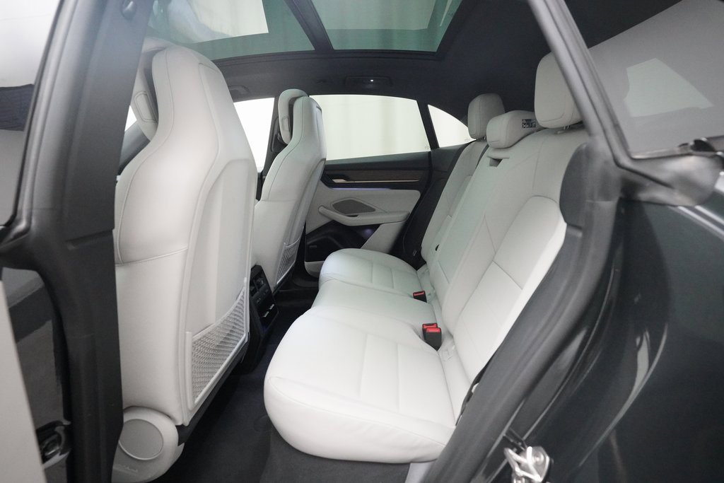 Used 2024 Porsche Macan 4 Electric image 30