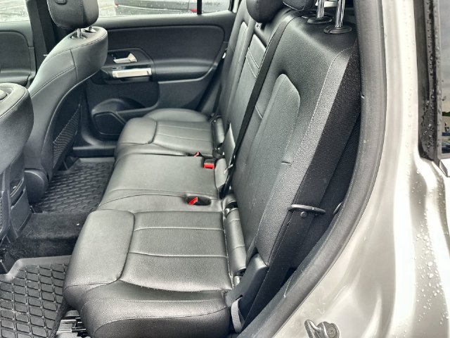 Used 2022 Mercedes-Benz GLB 250 4MATIC image 31