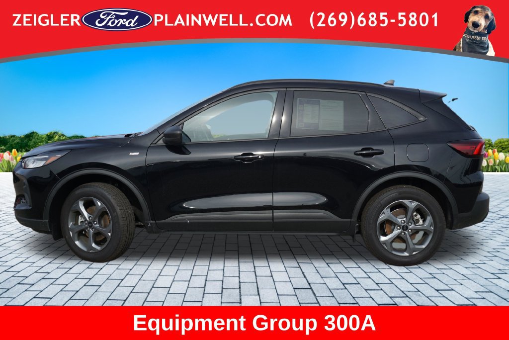Used 2025 Ford Escape ST-Line w/ Tech Pack #1 AWD/4WD image 2