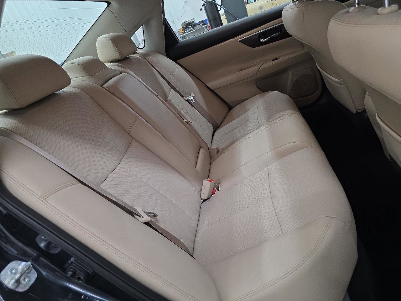 Used 2015 Nissan Altima 3.5 SL image 38