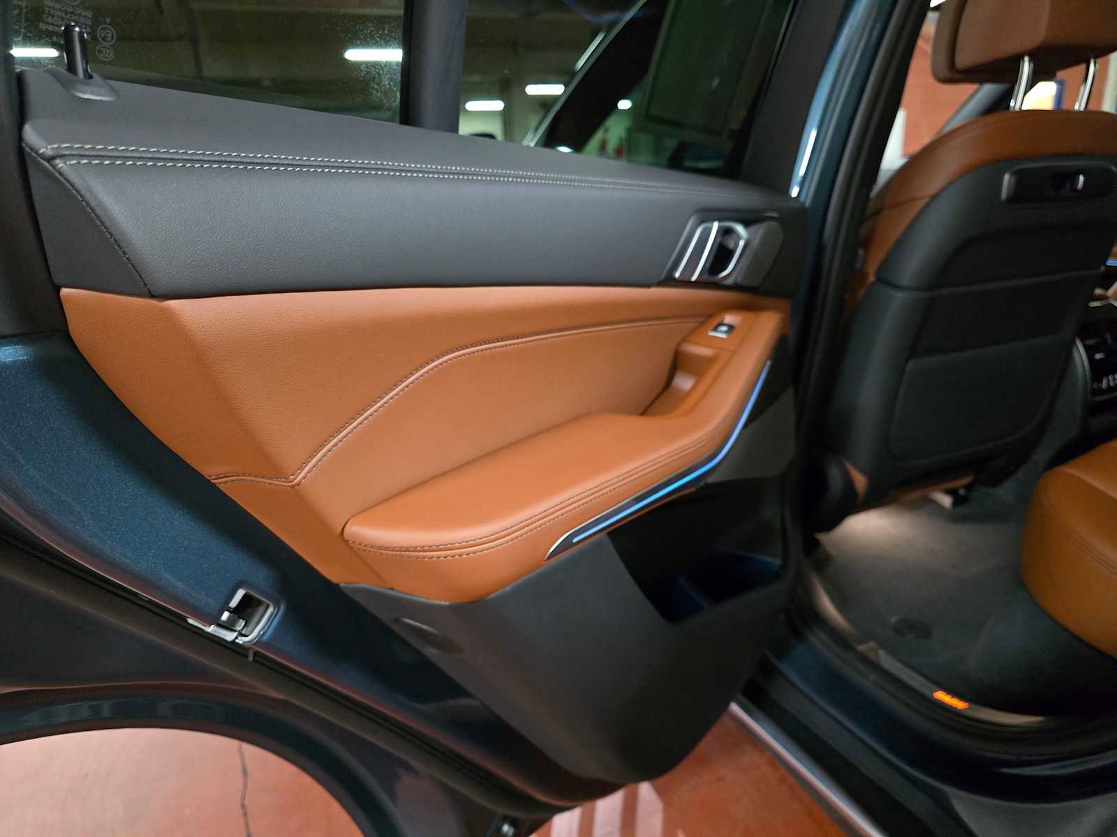 Used 2026 BMW X5 xDrive50e image 15