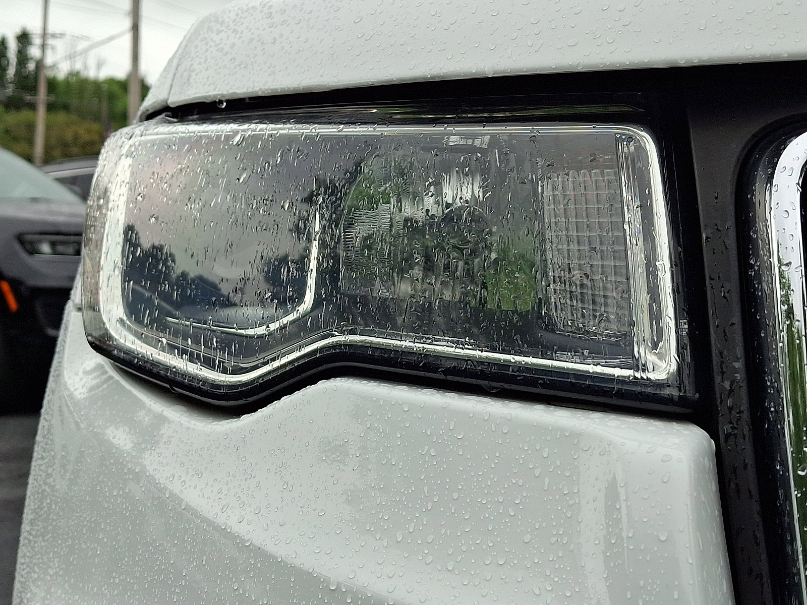 Certified 2017 Jeep Grand Cherokee Limited AWD/4WD image 9