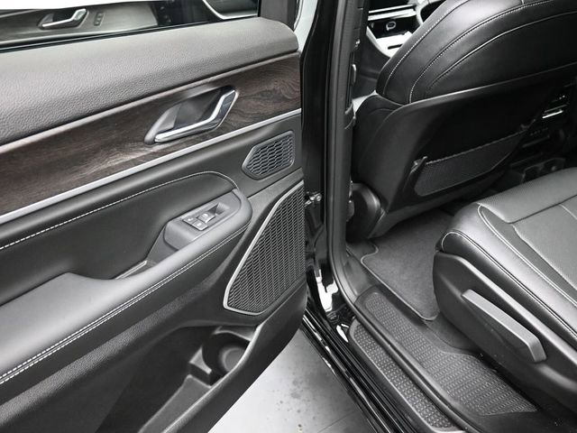 New 2026 Jeep Grand Cherokee L Limited image 18