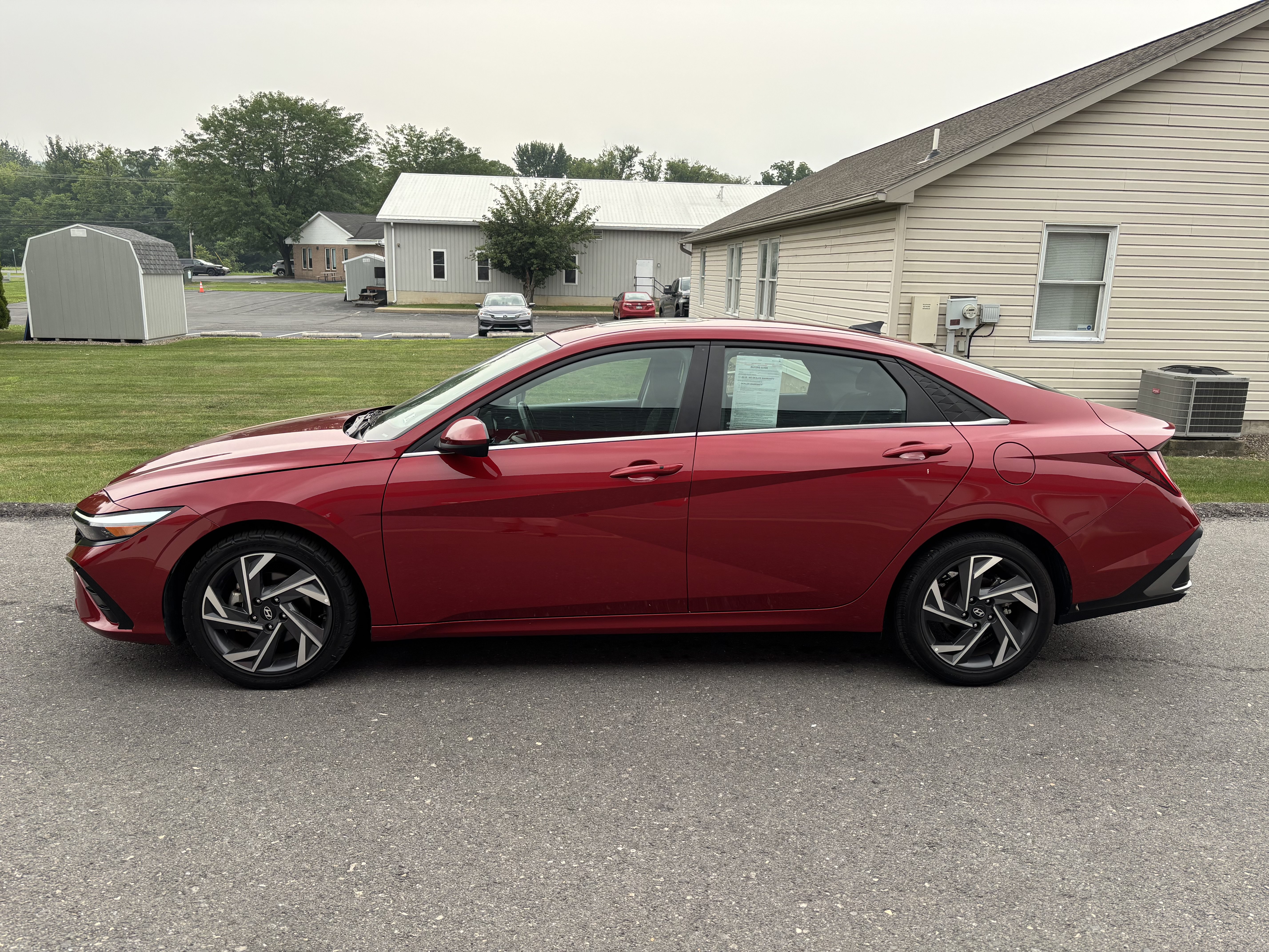 Used 2025 Hyundai Elantra SEL FWD image 7