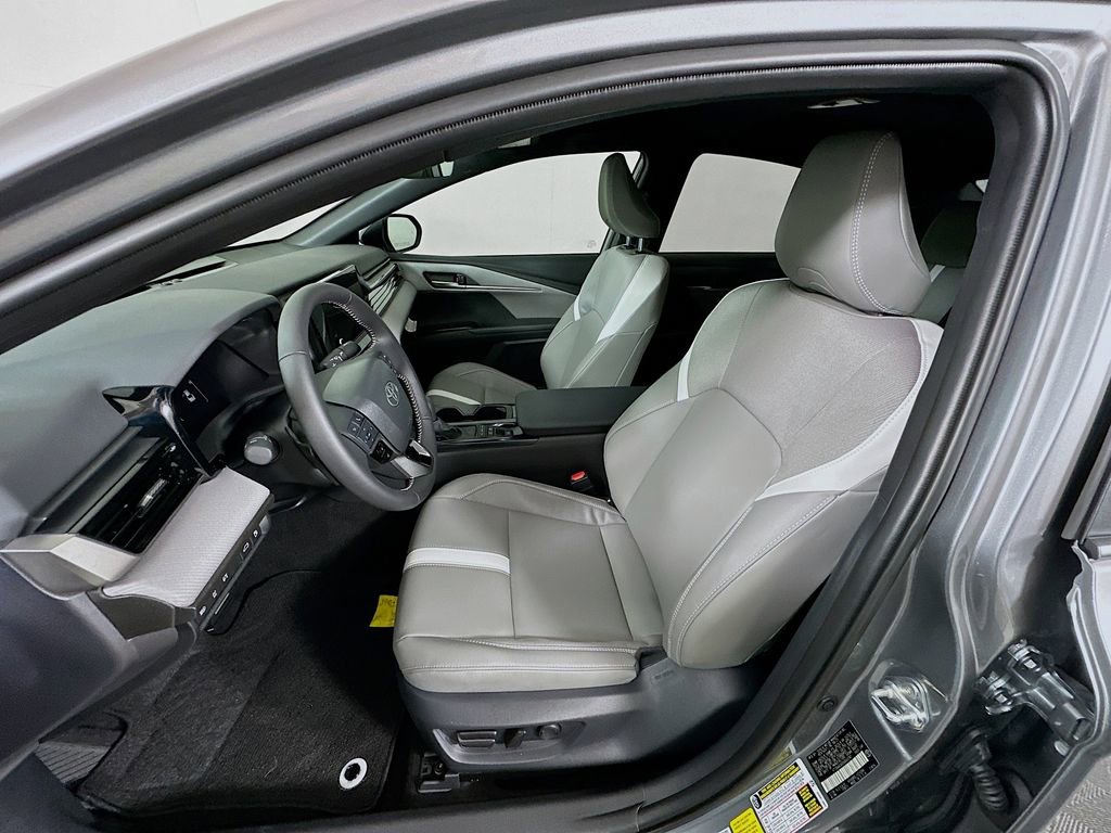 Certified 2025 Toyota Camry SE w/ Convenience Package image 21