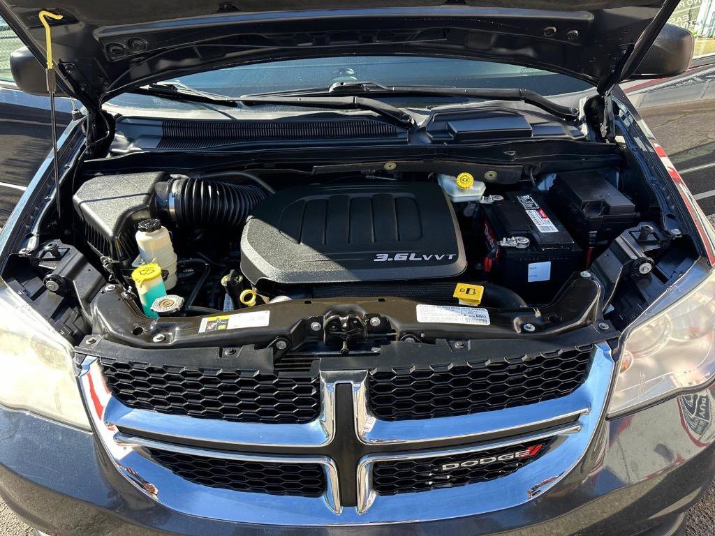 Used 2013 Dodge Grand Caravan SE image 40