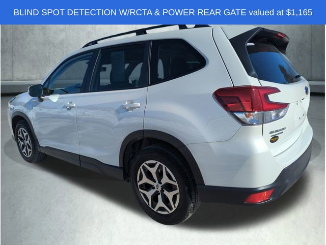 Used 2023 Subaru Forester Premium image 3