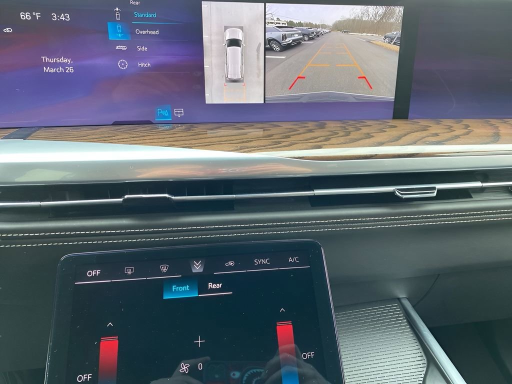 Used 2025 Cadillac Escalade Sport Platinum w/ LPO, ONYX Package image 25