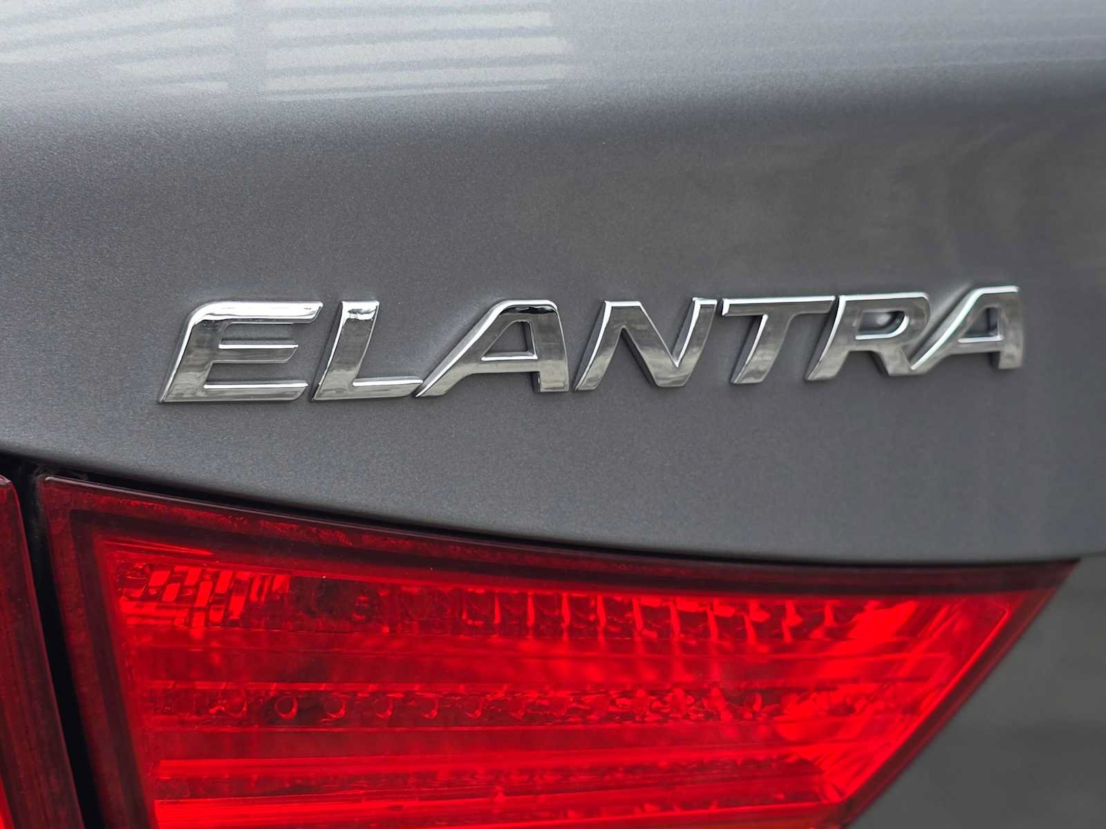 Used 2013 Hyundai Elantra Limited w/ Technology Pkg FWD image 5