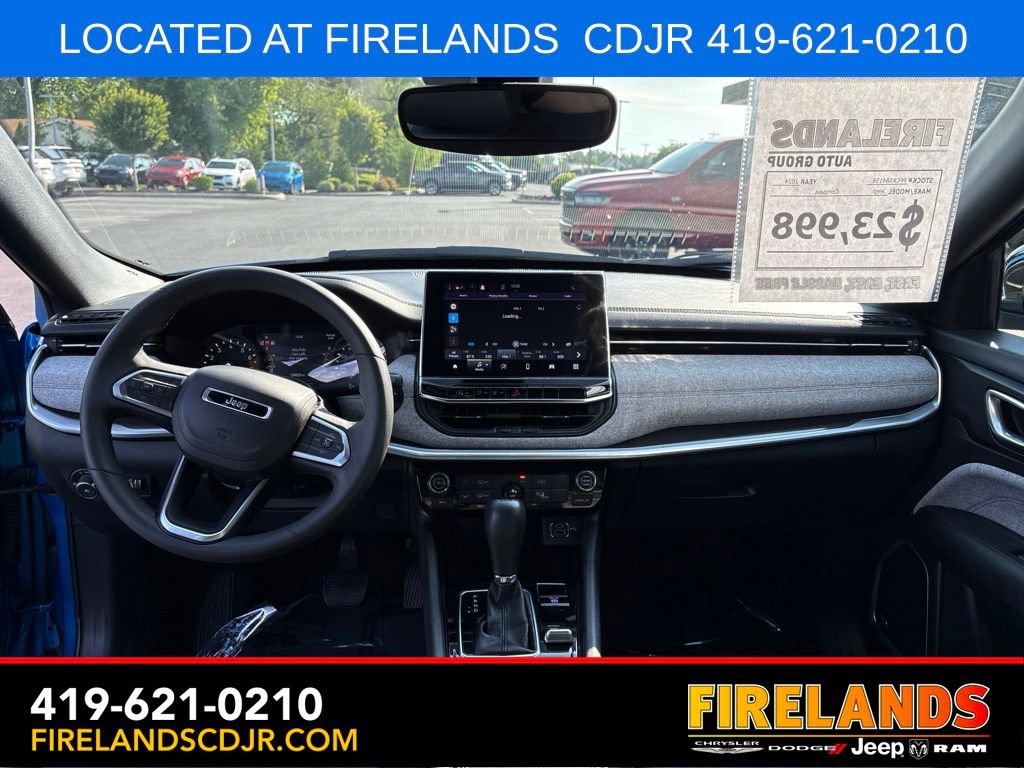 Used 2024 Jeep Compass Latitude w/ Sun and Sound Group AWD/4WD image 15