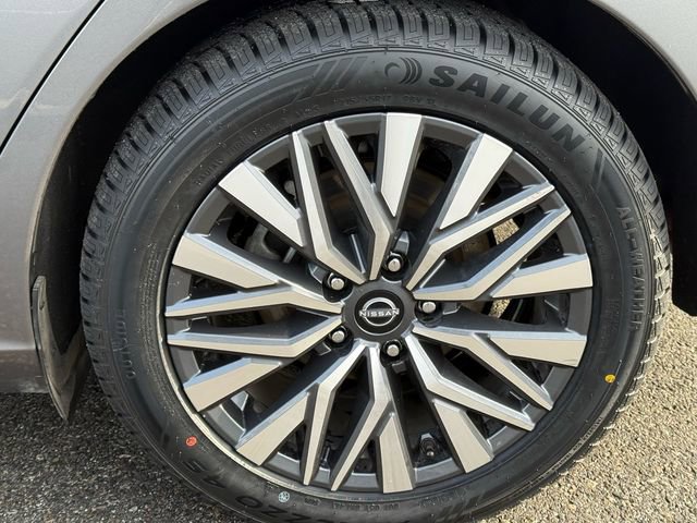 Used 2024 Nissan Altima 2.5 SV image 29