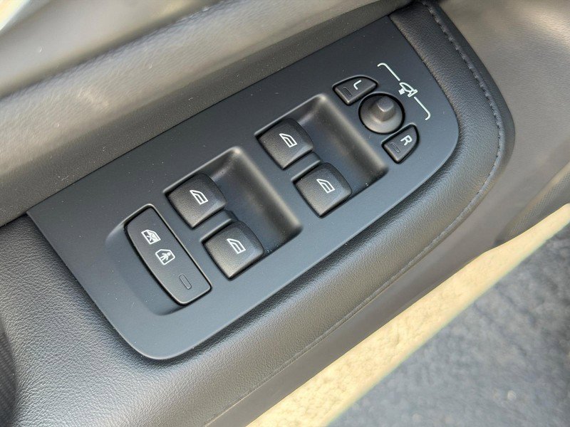 Certified 2025 Volvo S60 B5 Plus image 17