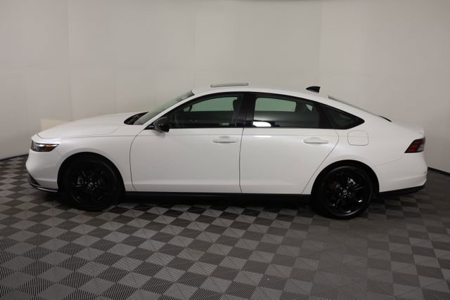 Certified 2025 Honda Accord SE image 5