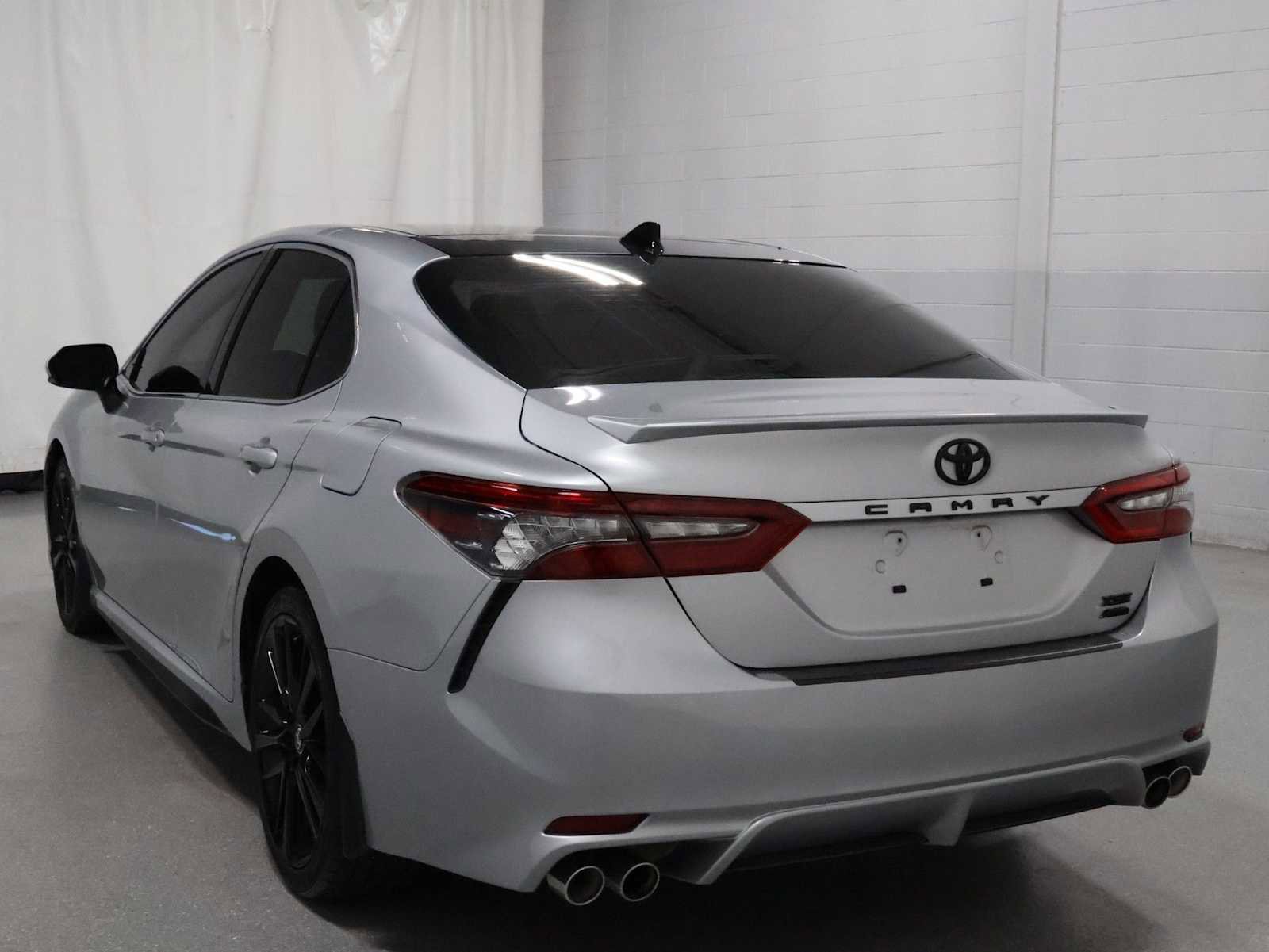Used 2022 Toyota Camry XSE AWD/4WD image 3