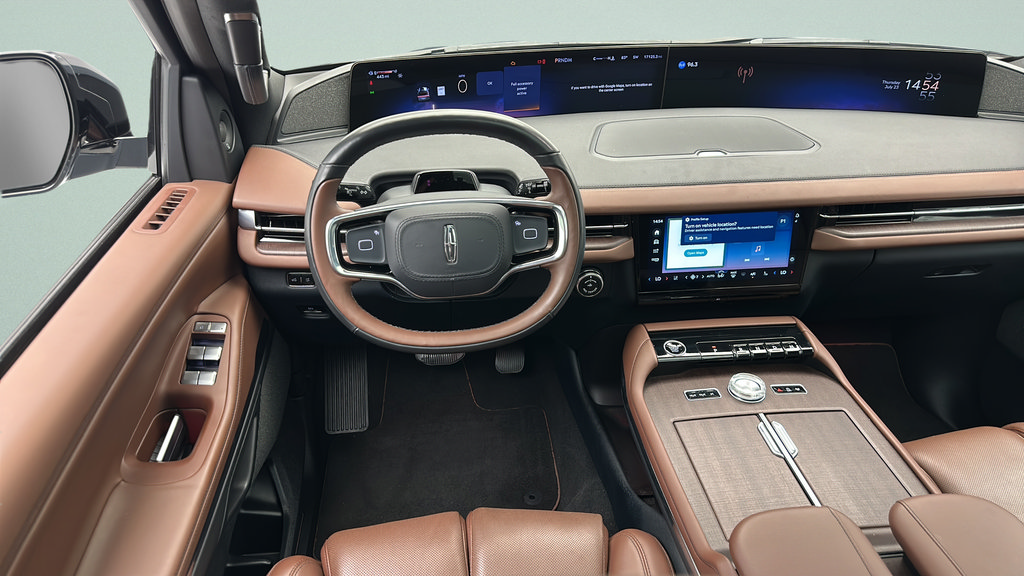 Used 2025 Lincoln Navigator L Reserve AWD/4WD image 13