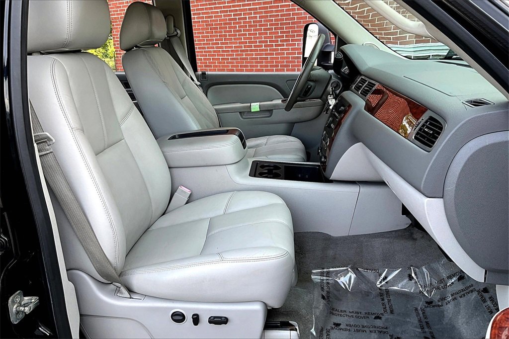 Used 2013 Chevrolet Silverado 3500 LTZ w/ LTZ Plus Package image 28