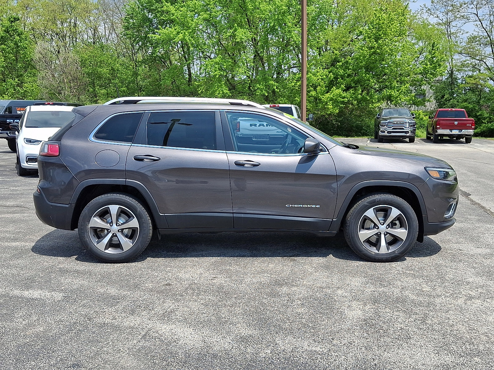 Certified 2021 Jeep Cherokee Limited AWD/4WD image 13