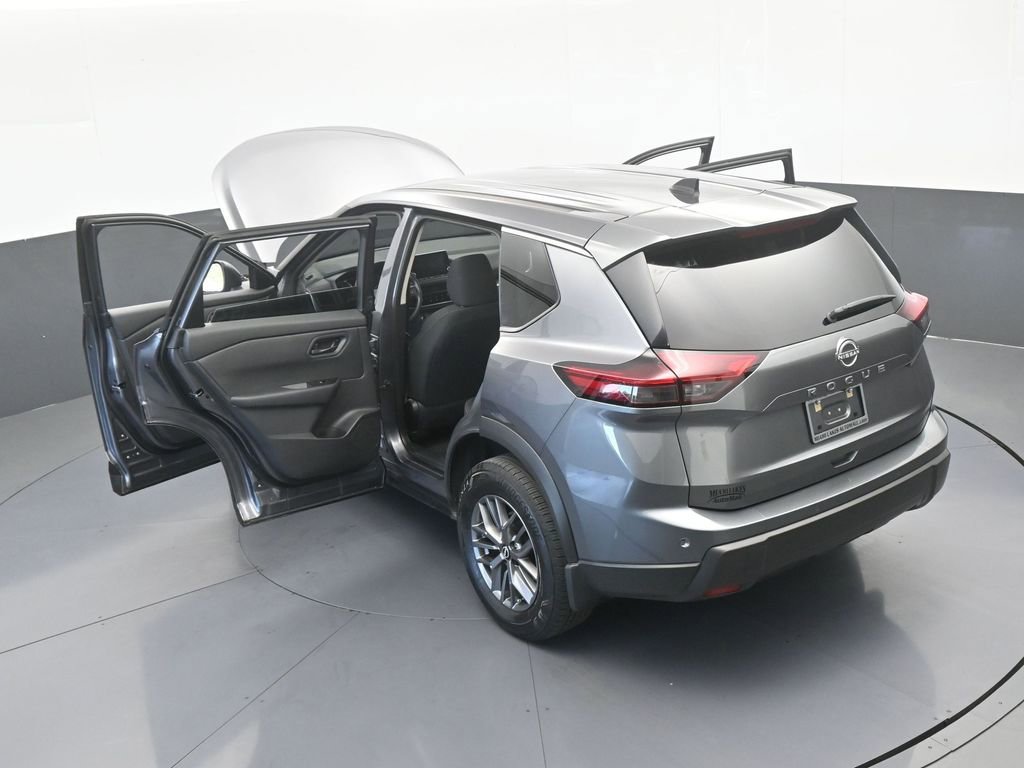 Used 2025 Nissan Rogue S FWD image 58