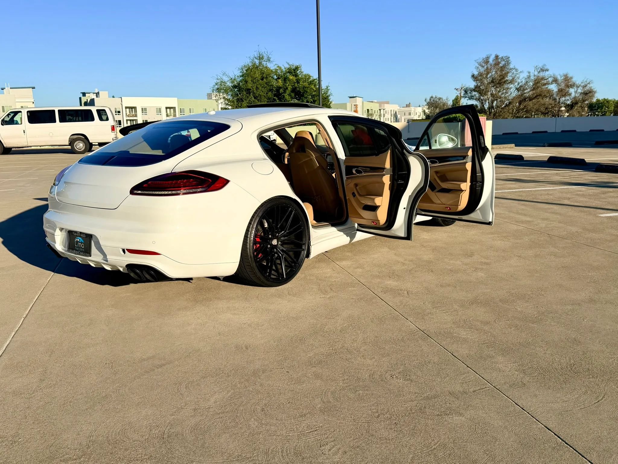 Used 2015 Porsche Panamera GTS AWD/4WD image 80