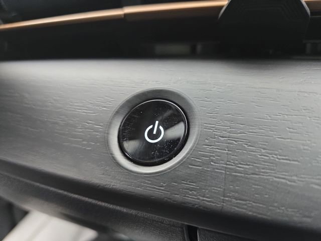 Used 2023 Nissan Ariya image 39