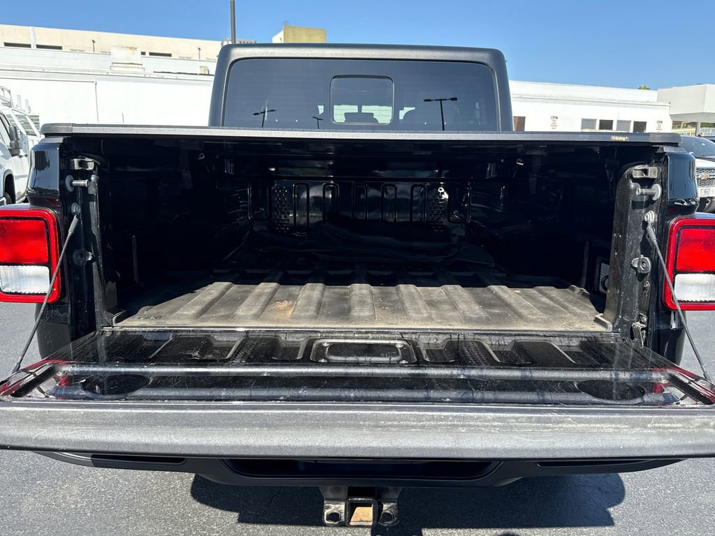 Used 2022 Jeep Gladiator Sport image 10