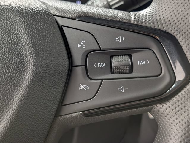 New 2026 Chevrolet Trax LS w/ LS Convenience Package FWD image 19