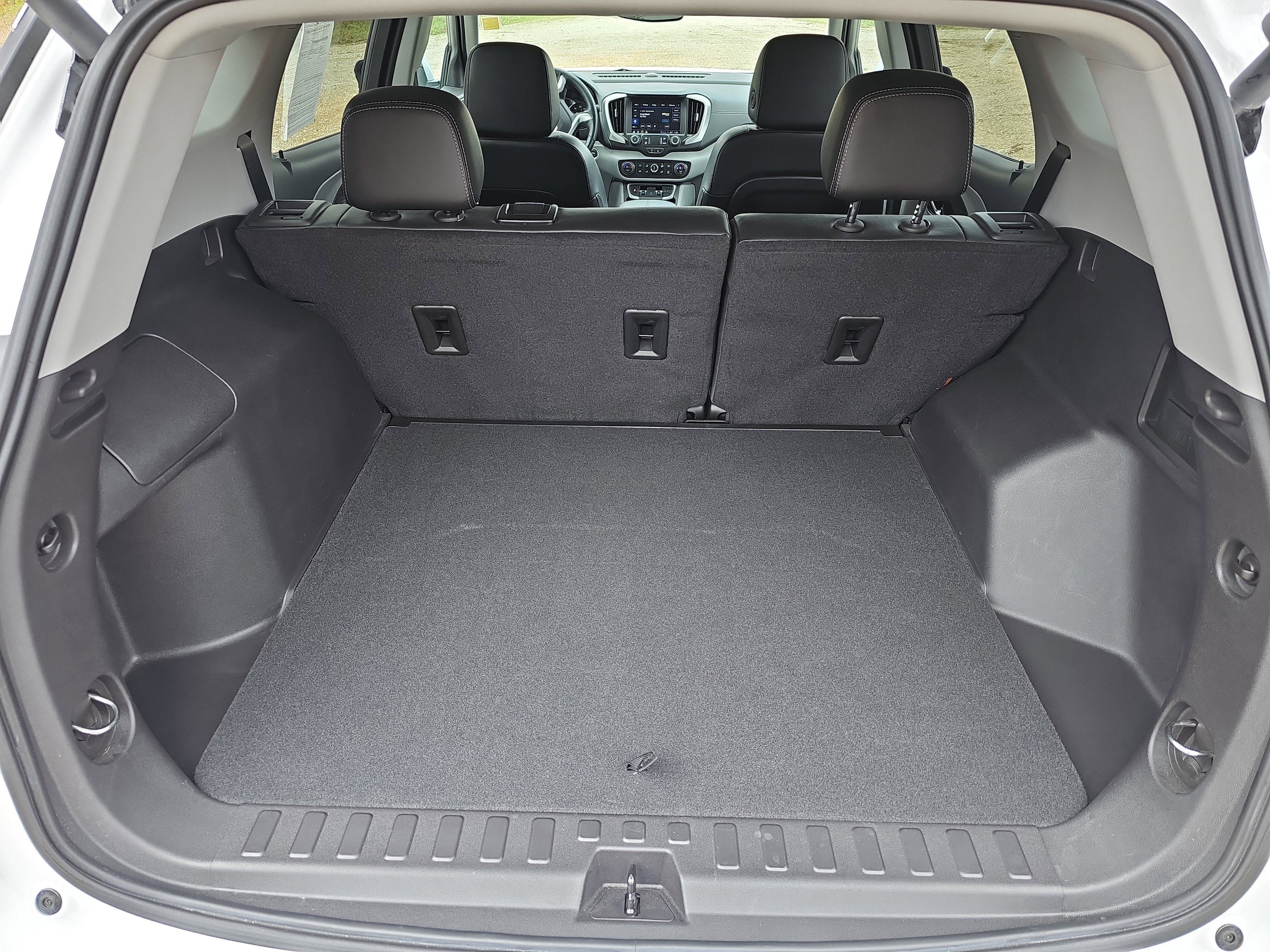 Used 2024 GMC Terrain SLT w/ LPO, Floor Liner Package image 9