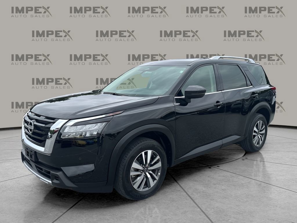 Used 2025 Nissan Pathfinder SL image 1