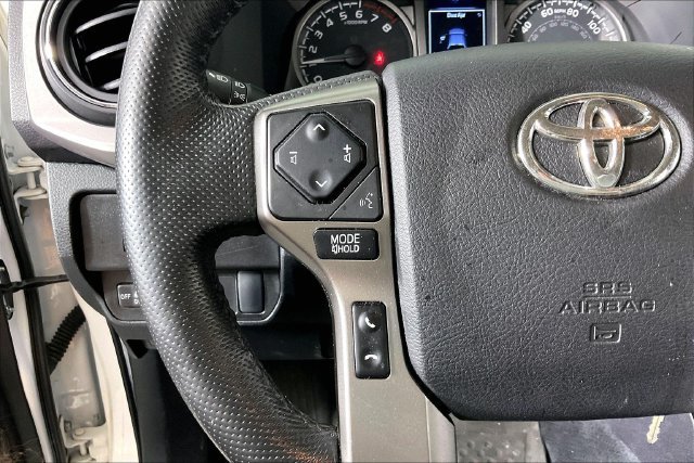 Used 2022 Toyota Tacoma SR5 w/ Technology Package AWD/4WD image 10