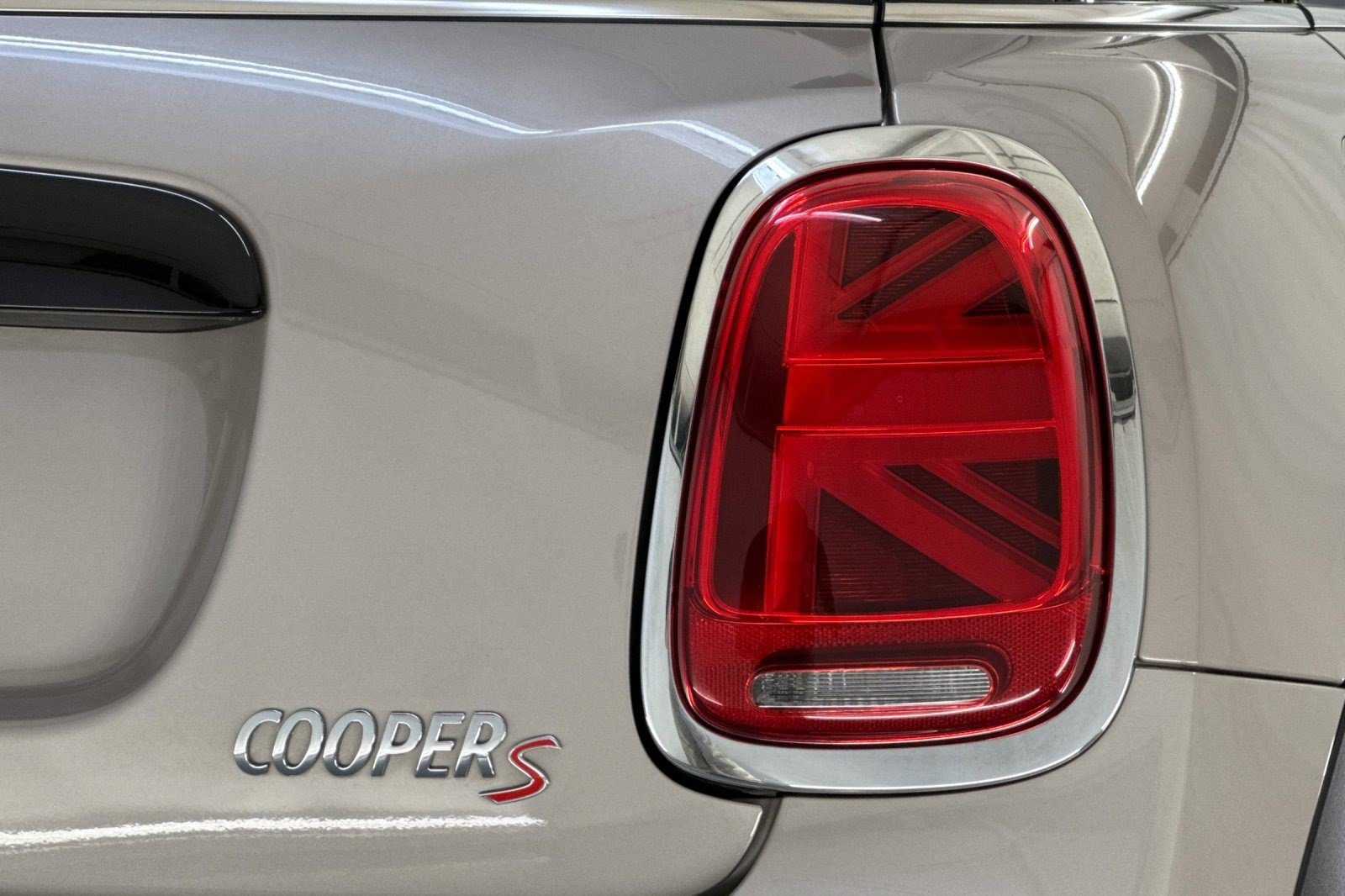 Used 2024 MINI Cooper S FWD image 12