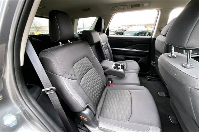 Certified 2025 Nissan Pathfinder SV image 21